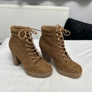 New Look Tan Heeled Lace-Up Boots